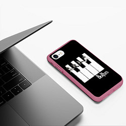 Чехол iPhone 7/8 матовый THE BEATLES ЗНАМЕНИТАЯ КАРТИНКА, цвет: 3D-малиновый — фото 2