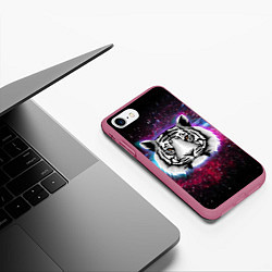 Чехол iPhone 7/8 матовый ТИГР В НЕОНОВОМ КОСМОСЕ NEON TIGER GALAXY, цвет: 3D-малиновый — фото 2
