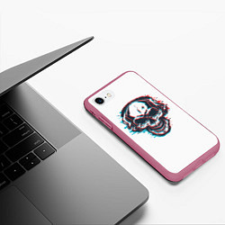 Чехол iPhone 7/8 матовый Суровый Череп В Наушниках, цвет: 3D-малиновый — фото 2