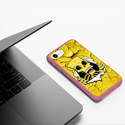 Чехол iPhone 7/8 матовый Скелет Барта Симпсона разрывает штукатурку стены, цвет: 3D-малиновый — фото 2