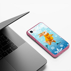 Чехол iPhone 7/8 матовый Кролик на коньках в снегопад, цвет: 3D-малиновый — фото 2