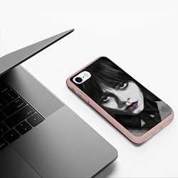 Чехол iPhone 7/8 матовый Уэнсдэй: рисунок, цвет: 3D-светло-розовый — фото 2