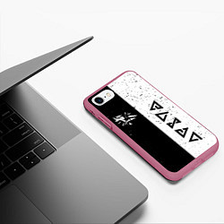 Чехол iPhone 7/8 матовый Ведьмак лого, цвет: 3D-малиновый — фото 2