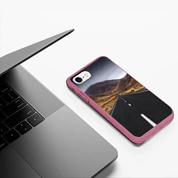 Чехол iPhone 7/8 матовый Пейзаж горная трасса, цвет: 3D-малиновый — фото 2