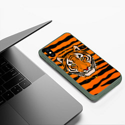 Чехол iPhone XS Max матовый Тигр настоящий хищник, цвет: 3D-темно-зеленый — фото 2
