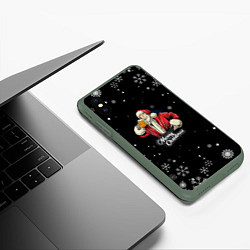 Чехол iPhone XS Max матовый Merry Christmas Санта с пивом, цвет: 3D-темно-зеленый — фото 2