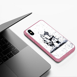 Чехол iPhone XS Max матовый BANKSY БЭНКСИ дети, цвет: 3D-малиновый — фото 2