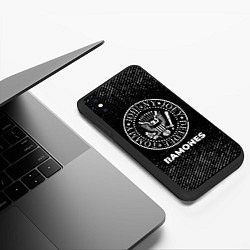 Чехол iPhone XS Max матовый Ramones с потертостями на темном фоне, цвет: 3D-черный — фото 2