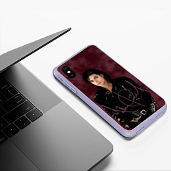 Чехол iPhone XS Max матовый Michael Jackson на бордовом фоне, цвет: 3D-светло-сиреневый — фото 2