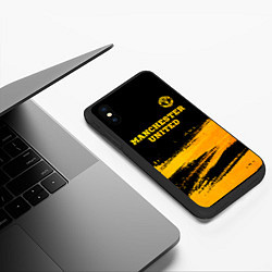 Чехол iPhone XS Max матовый Manchester United - gold gradient посередине, цвет: 3D-черный — фото 2