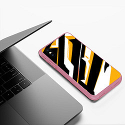 Чехол iPhone XS Max матовый Жёлто-белые широкие линии на чёрном фоне, цвет: 3D-малиновый — фото 2