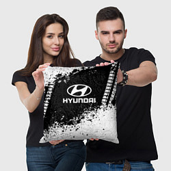 Подушка квадратная Hyundai: Black Spray цвета 3D-принт — фото 2