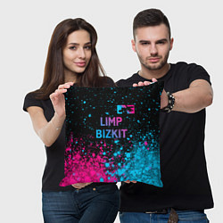 Подушка квадратная Limp Bizkit - neon gradient: символ сверху, цвет: 3D-принт — фото 2