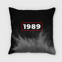 Подушка квадратная 1989 - в красной рамке на темном