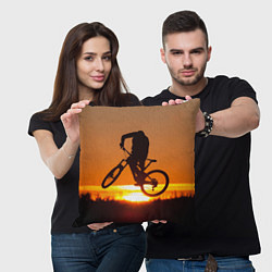 Подушка квадратная Велосипедист на закате, цвет: 3D-принт — фото 2