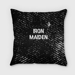 Подушка квадратная Iron Maiden glitch на темном фоне: символ сверху, цвет: 3D-принт