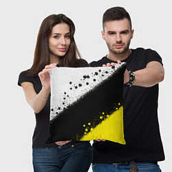 Подушка квадратная Брызги желто-черных красок, цвет: 3D-принт — фото 2