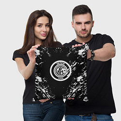 Подушка квадратная Inter белые штрихи красок, цвет: 3D-принт — фото 2