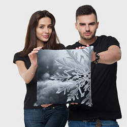 Подушка квадратная Снежинка на черно белое, цвет: 3D-принт — фото 2