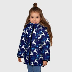 Куртка зимняя для девочки Новогодние олени и звезды, цвет: 3D-светло-серый — фото 2