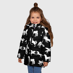Куртка зимняя для девочки Белые единороги на черном фоне, цвет: 3D-черный — фото 2