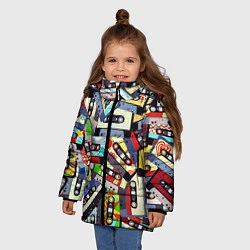 Куртка зимняя для девочки ТЕКСТУРА АУДИОКАССЕТ, цвет: 3D-черный — фото 2