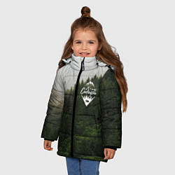 Куртка зимняя для девочки Я из Сибири на фоне леса, цвет: 3D-черный — фото 2