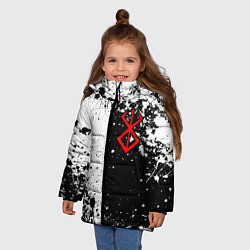 Куртка зимняя для девочки Берсерк знак жертвы - черно-белые брызги, цвет: 3D-черный — фото 2