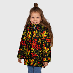 Куртка зимняя для девочки Хохломская роспись золотистые листья чёрном фоне, цвет: 3D-черный — фото 2