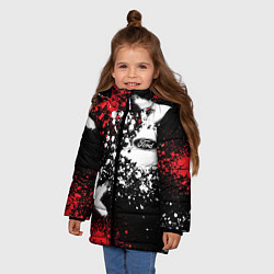 Куртка зимняя для девочки Форд на фоне граффити и брызг красок, цвет: 3D-черный — фото 2