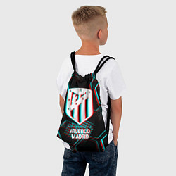 Рюкзак-мешок Atletico Madrid FC в стиле glitch на темном фоне, цвет: 3D-принт — фото 2