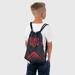 Рюкзак-мешок Красный символ GTA на темном фоне со стрелками, цвет: 3D-принт — фото 2