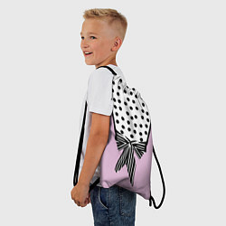 Рюкзак-мешок Костюм Барби: черный горох с полосатым бантом, цвет: 3D-принт — фото 2
