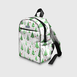 Детский рюкзак Много разных зелёных ёлочек на белом фоне плюс кра, цвет: 3D-принт — фото 2