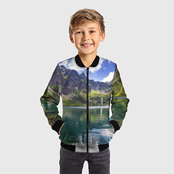 Бомбер детский Прозрачное горное озеро, цвет: 3D-черный — фото 2