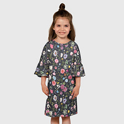 Платье клеш для девочки Разные цветы, листья, травы на темном фоне, цвет: 3D-принт — фото 2
