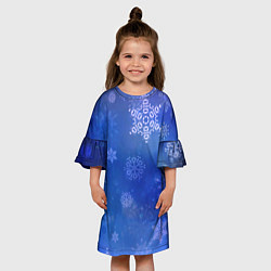 Платье клеш для девочки Декоративные снежинки на фиолетовом, цвет: 3D-принт — фото 2