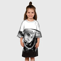 Платье клеш для девочки Юрий Гагарин, цвет: 3D-принт — фото 2
