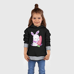 Толстовка-худи детская Крольчонок с большой морковкой на чёрном фоне, цвет: 3D-меланж — фото 2