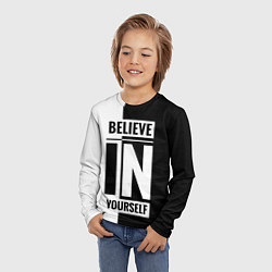Лонгслив детский Верь в себя надпись черно белая, цвет: 3D-принт — фото 2
