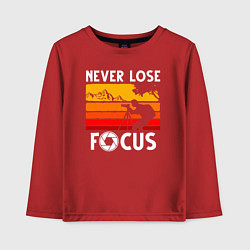 Лонгслив хлопковый детский Never lose focus, цвет: красный