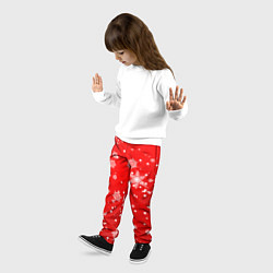 Брюки детские Снежинки на красном фоне, цвет: 3D-принт — фото 2