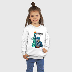 Свитшот хлопковый детский Batman and statue of Liberty - ai art fantasy, цвет: белый — фото 2