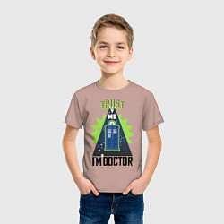 Футболка хлопковая детская Trust me, i'm doctor who, цвет: пыльно-розовый — фото 2