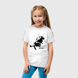 Футболка хлопковая детская BANKSY БЭНКСИ девочка на качелях, цвет: белый — фото 2