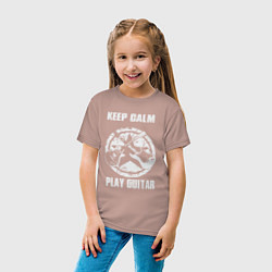 Футболка хлопковая детская Сохраняй спокойствие и играй на гитаре, цвет: пыльно-розовый — фото 2