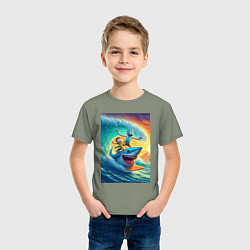 Футболка хлопковая детская Рик и Морти - сёрфинг на акуле, цвет: авокадо — фото 2