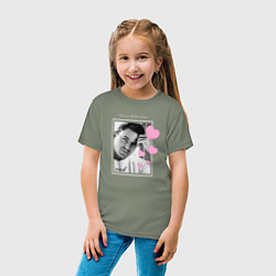 Футболка хлопковая детская Ченнинг Тейтум краш с сердечками, цвет: авокадо — фото 2