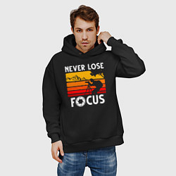 Толстовка оверсайз мужская Never lose focus, цвет: черный — фото 2