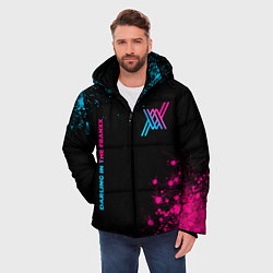 Куртка зимняя мужская Darling in the FranXX - neon gradient: надпись, си, цвет: 3D-черный — фото 2